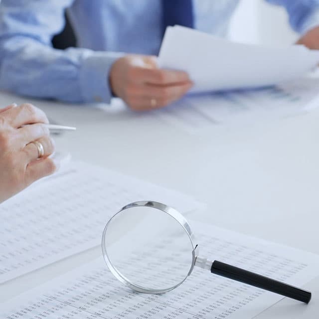 Le defendemos frente a las administraciones públicas