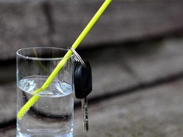 Insuficiencia de la tasa de alcohol corregida frente a la evidencia de intoxicación 